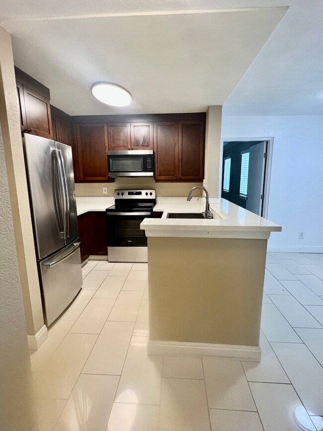 Building Photo - 3520 Lebon Dr Unit 5110