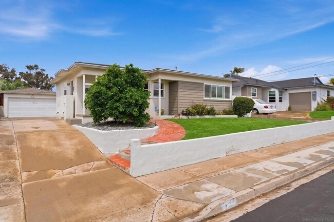 Photo - 6122 Nagel St