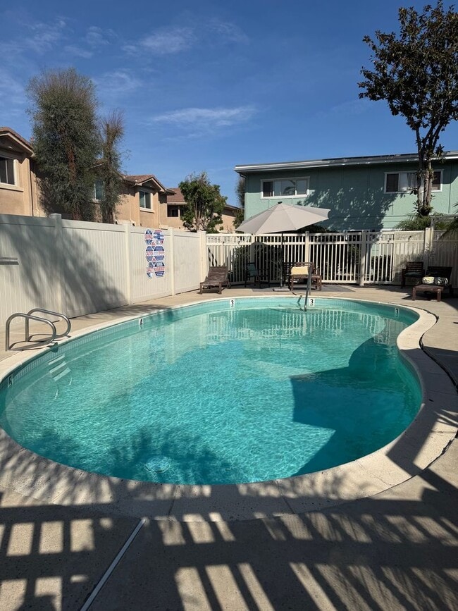 Photo - Spacious 3 bed / 1.5 bath townhome - La Mesa