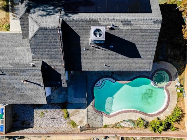 Photo - 837 Sunrise Ct