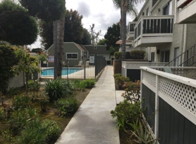 Photo - Villa Woods Apartments