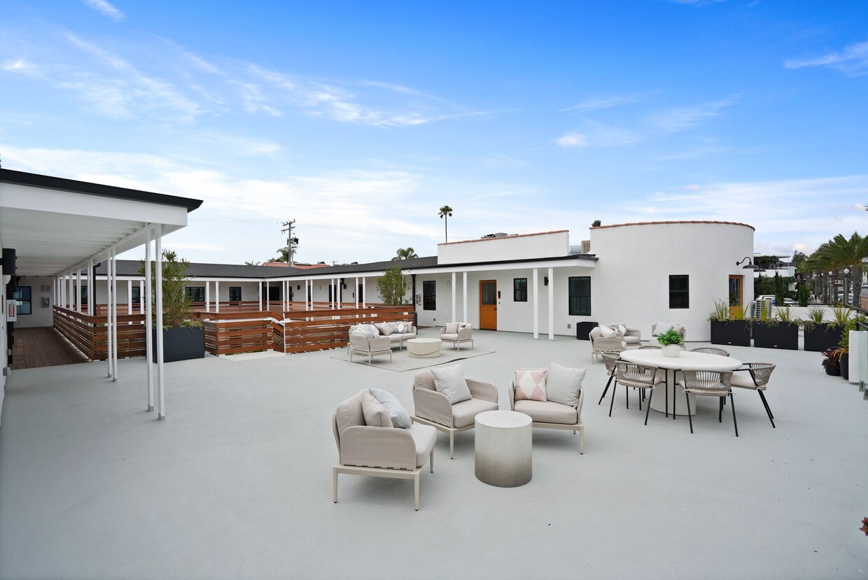 Floor Plan - Beachside Residence -  Newly Renovated 1 BR 1 B...