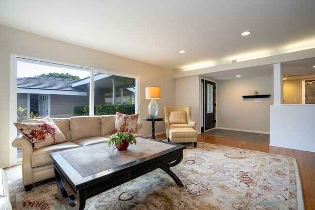 Photo - Furnished, Short & Or Flex term in Lunada Bay