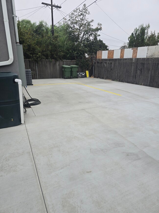 Photo - 1647 E 53rd St