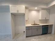 Photo - 14614 Vanowen St