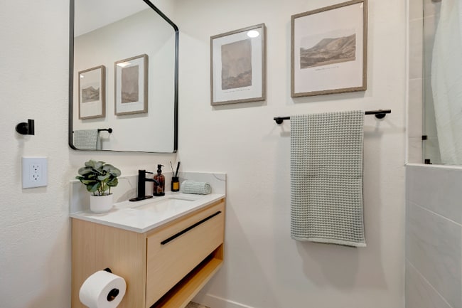 Photo - 1676 W Orangewood Ave Unit A