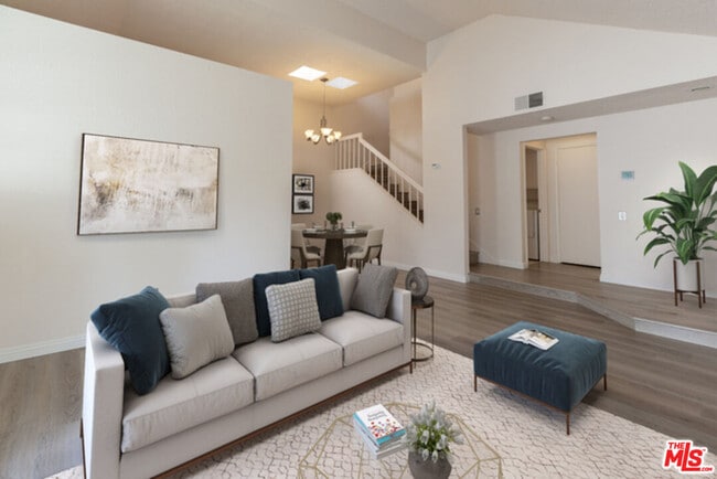 Photo - 5740 Canterbury Dr