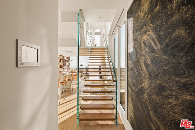 Photo - 1267 Palisades Beach Rd