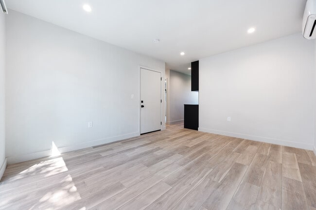 Photo - 215-225 Lucas Ave