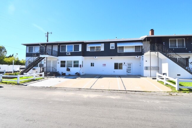 Building Photo - 5915 Fair Ave