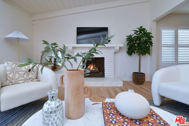 Photo - 12614 Morrison St