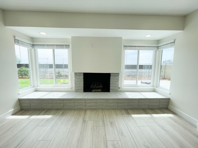 Photo - 3 bedroom 2 bath home in desired neighborhood