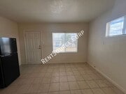 Photo - 2542 Main St