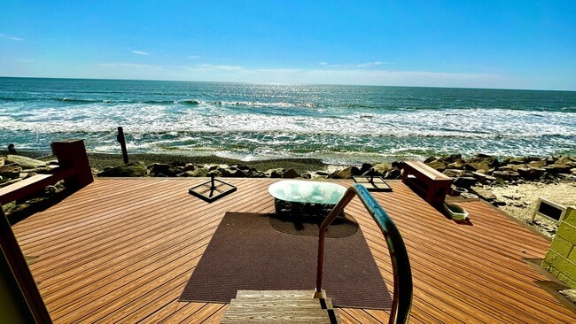 Building Photo - South Oceanside-Oceanfront Studio! Unfurnished with AC