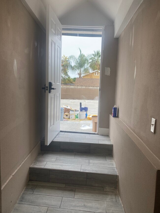 Front hallway - 17291 Akley St Unit B