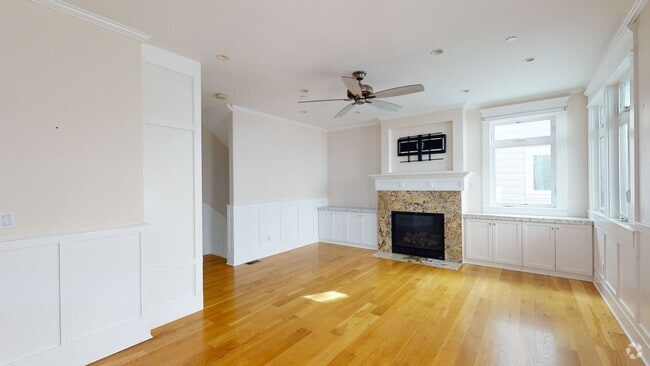 Building Photo - Bright and Spacious 4 Bed plus Bonus Room ... Rental