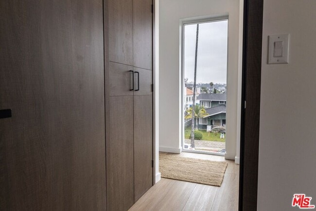 Photo - 843 Mariposa Ave Unit 1