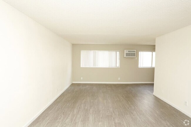 Photo - Hollywood Pointe Apartments