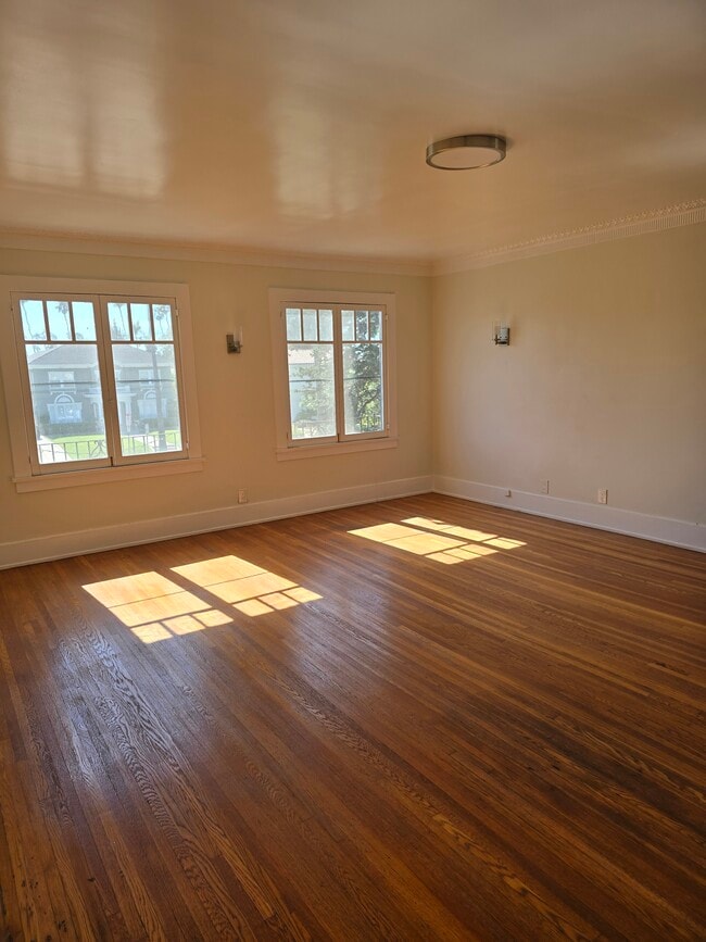 Photo - 1224 S Gramercy Pl