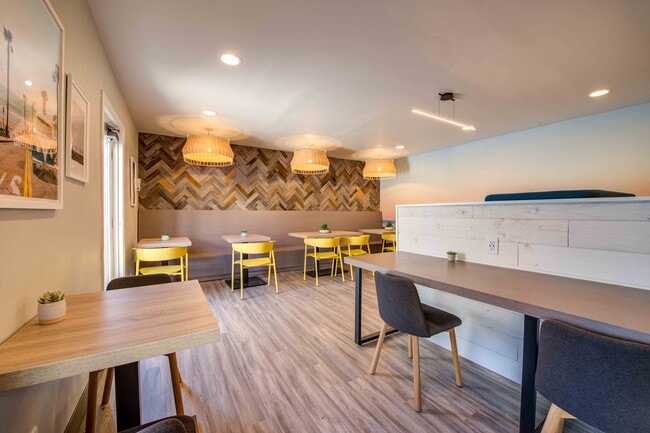 Photo - Breakpointe Coronado