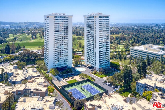Building Photo - 2220 Ave of the Stars Unit 2704 Rental