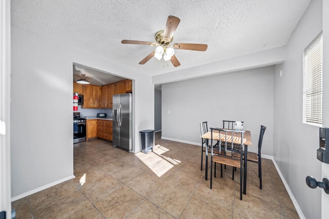 Photo - 45426 10th St W