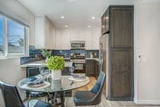 Photo - STUNNING REMODELED UPSTAIRS 2BD/2BA UNIT I... Unit 2049 Diamond Street
