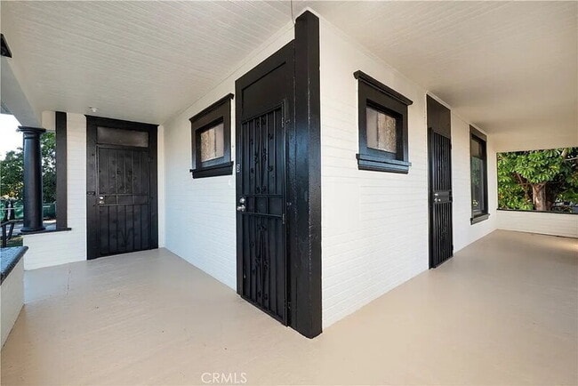 Photo - 724 W 2nd St Unit A