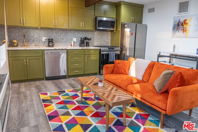 Building Photo - 1933 1/2 Lemoyne St