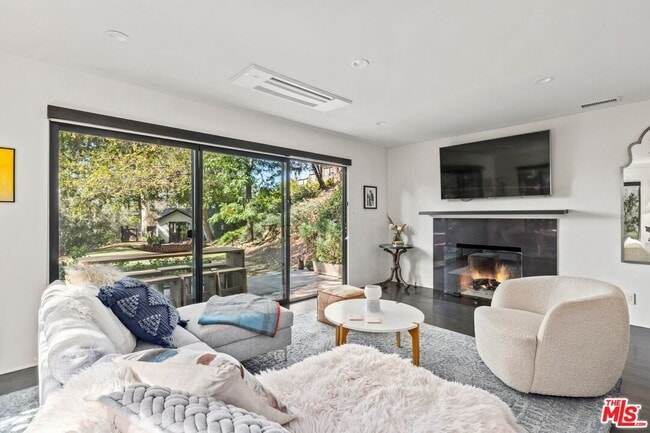 Photo - 5721 Valley Oak Dr