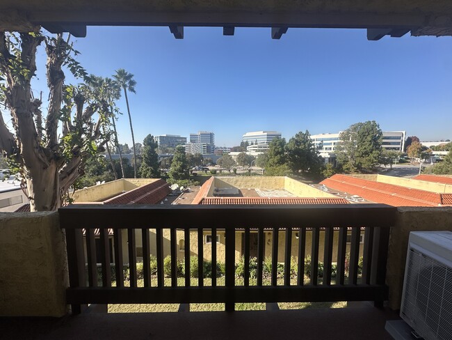 Photo - 5950 Buckingham Pky Unit 511