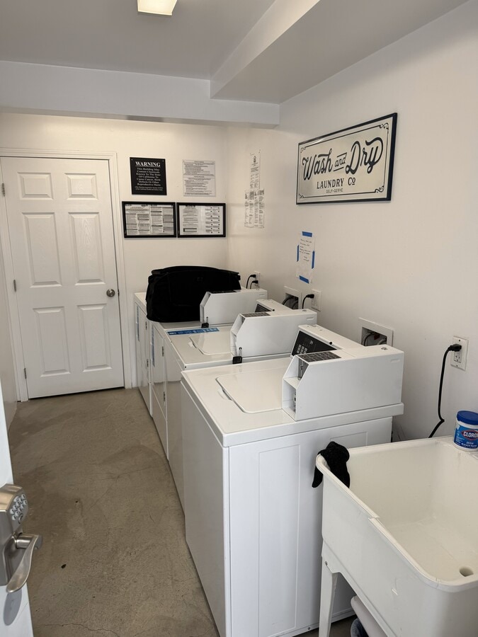 Photo - 11622 Chandler Blvd Unit 11622_1/2