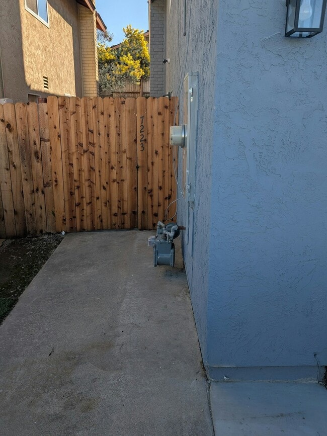 Photo - 7221 Jacmar Ave