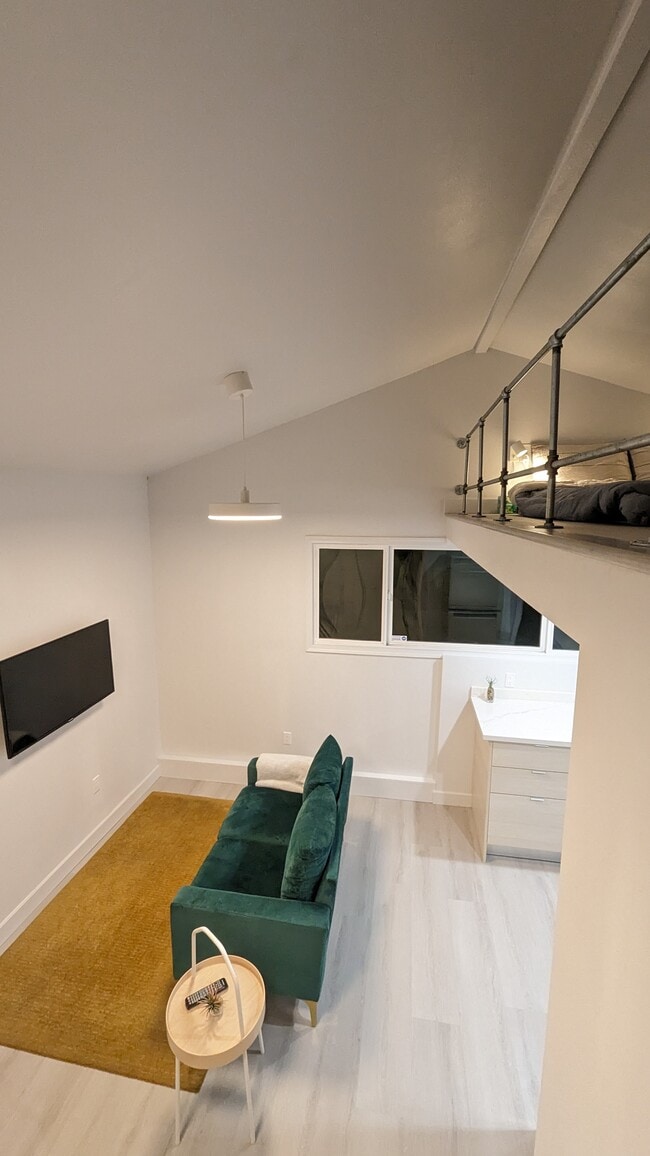 Photo - 18726 Van Ness Ave