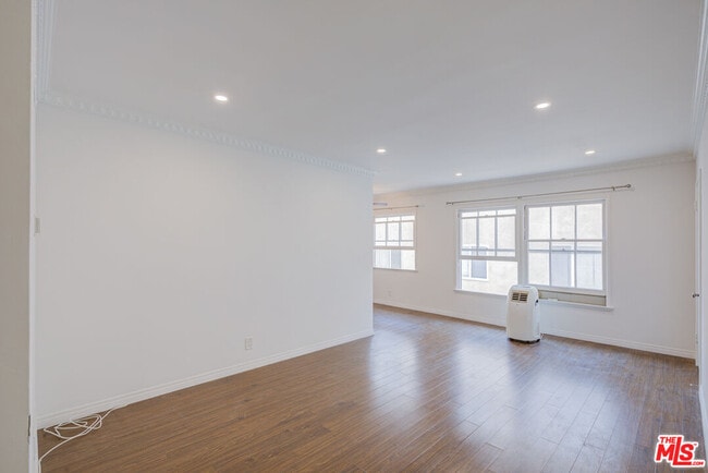 Photo - 1643 N Formosa Ave Unit 7