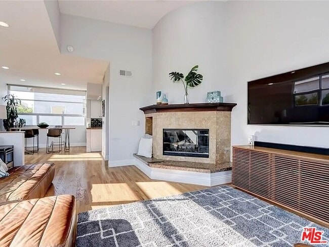 Photo - 650 Pacific St Unit 6