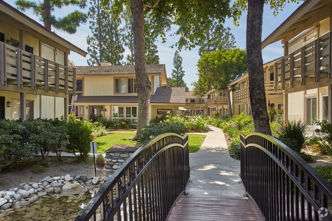 Photo - 155 Pinewood Apartments