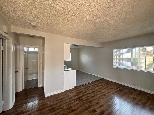 Photo - 1333 E 47th St Unit 1335 1/2