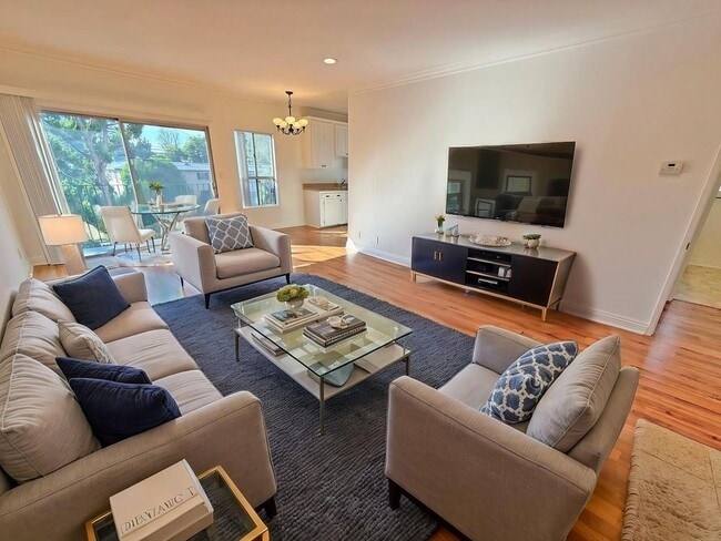 Photo - 5000 Whitsett Ave Apartment Unit 202