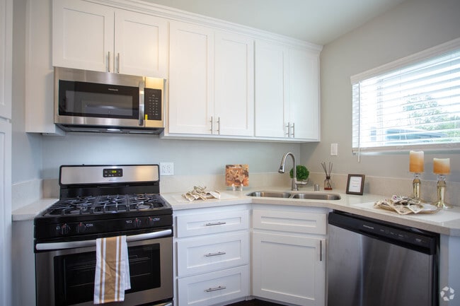 Photo - Ladera Townhouse