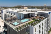 Rooftop Pool & Lounge - WM by CLG Apartments