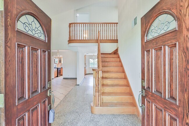 Photo - Tarzana 4BR w/downstairs bed + bath, POOL + basketball hoop!