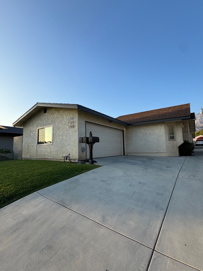 Photo - 1739 E Washington Blvd