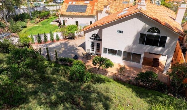 Photo - Beautiful 4Br/2.5Ba Home With Private Yard In Shadowridge!!