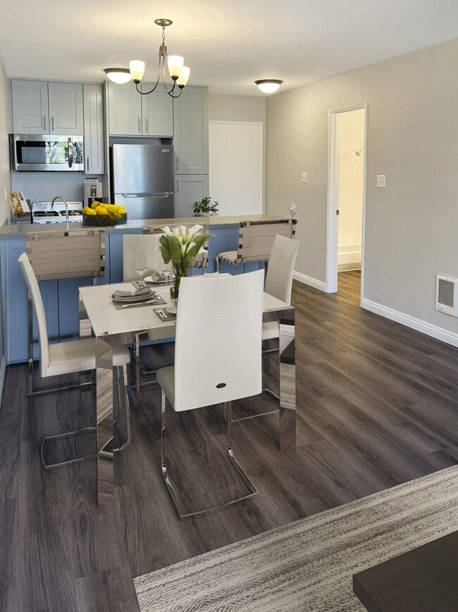 Photo - Windward Village Apartments