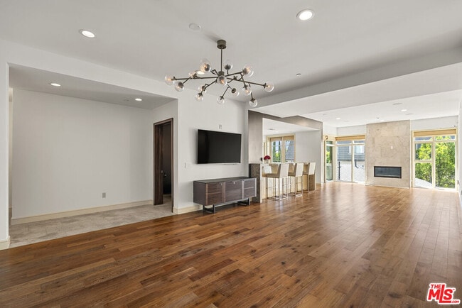 Photo - 447 N Doheny Dr Unit 302