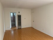 Photo - 907 N Gardner St Unit 5