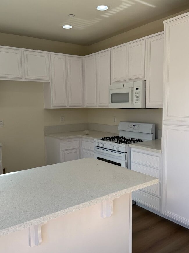 Photo - Fully Renovated and Move-In Ready Unit 15