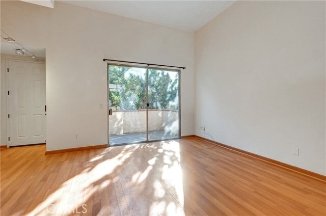 Photo - 1711 Grismer Ave