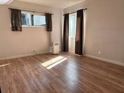 Photo - 6128 De Longpre Ave Unit 4